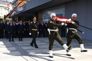 30 Ağustos Zafer Bayramı Çelenk Sunma ve Tebrikat Töreni Gerçekleştirildi